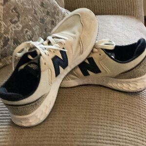 New Balance Women's Fresh Foam X70 V1  size 10